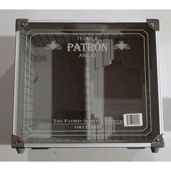 Patron Tequila Anejo Chrome Silver Case. Removable Divider, Toggle Lock - Picture 2 of 6